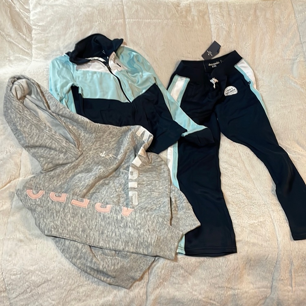 Abercrombie bundle sweatshirt and track suit